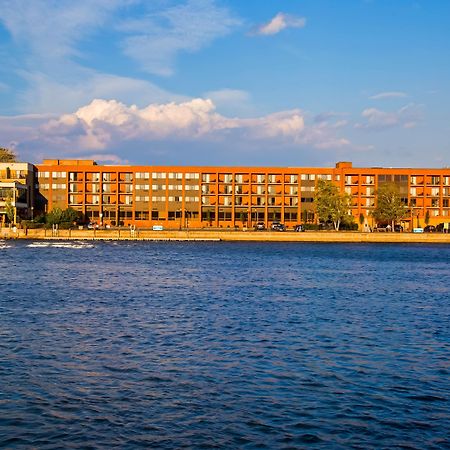 Best Western Plus Oswego Hotel And Conference Center Екстериор снимка
