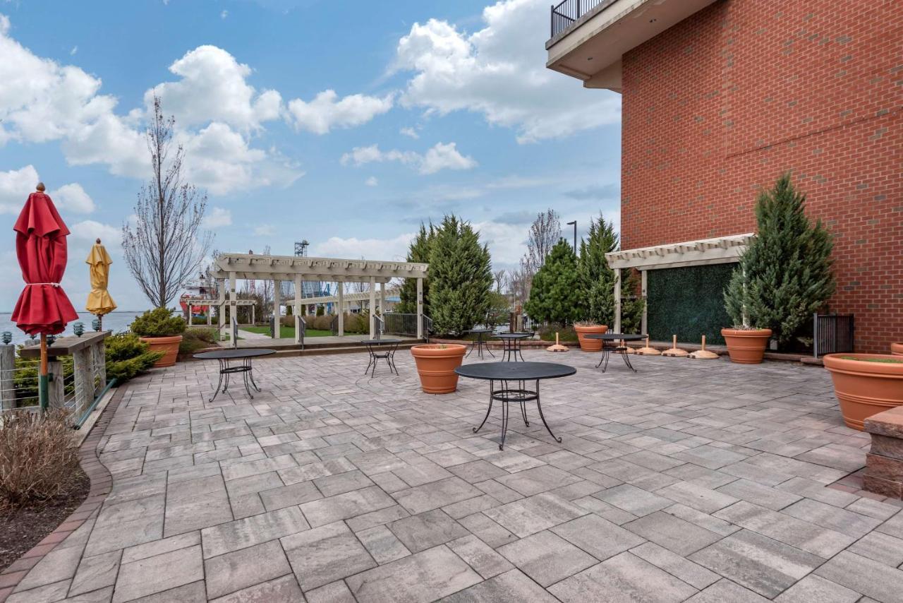 Best Western Plus Oswego Hotel And Conference Center Екстериор снимка