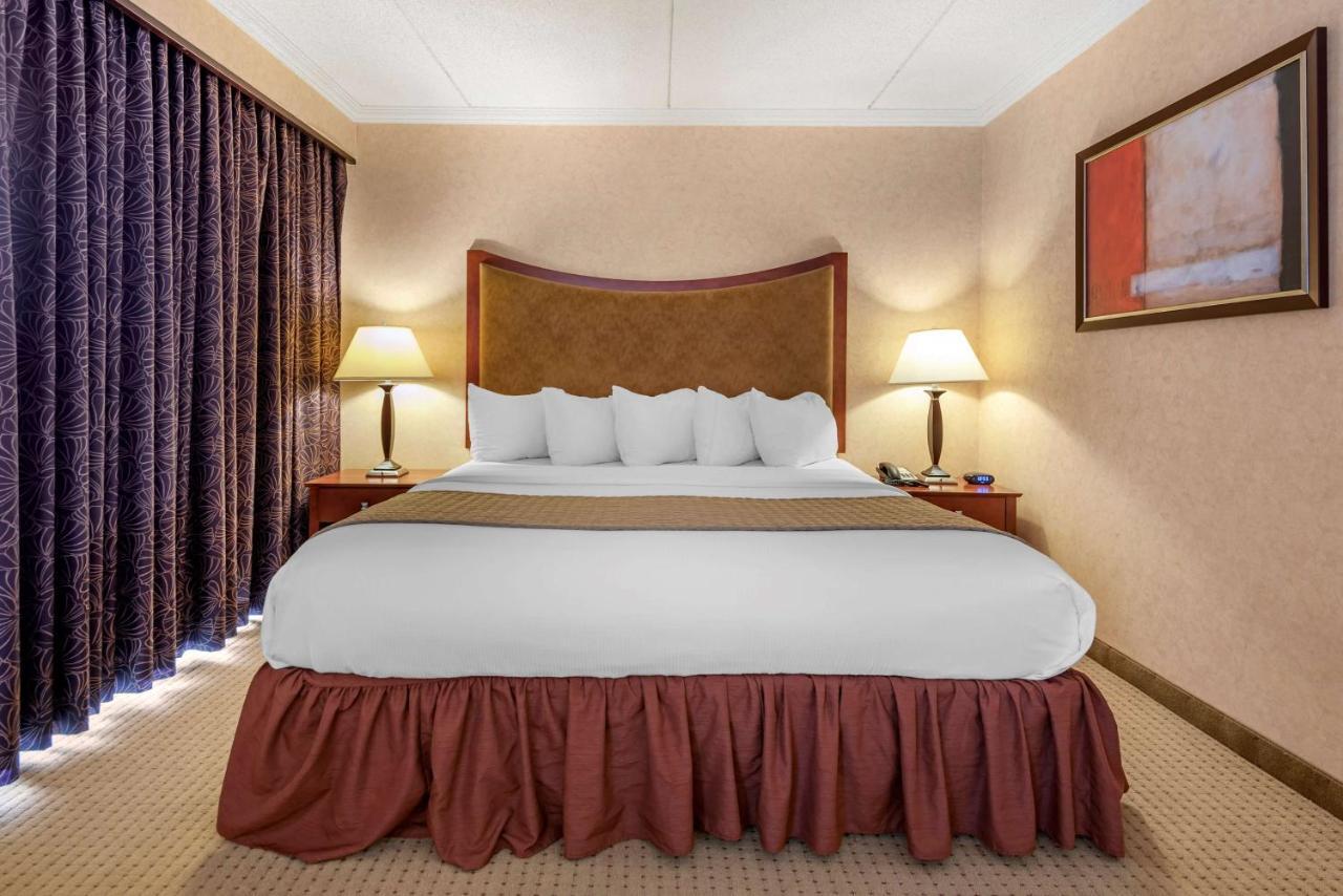 Best Western Plus Oswego Hotel And Conference Center Екстериор снимка