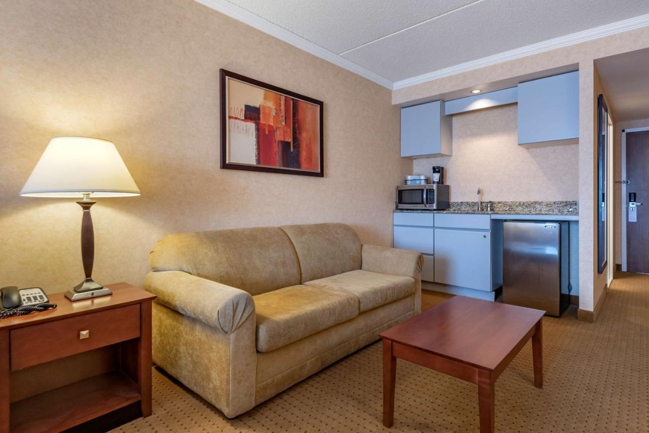 Best Western Plus Oswego Hotel And Conference Center Екстериор снимка