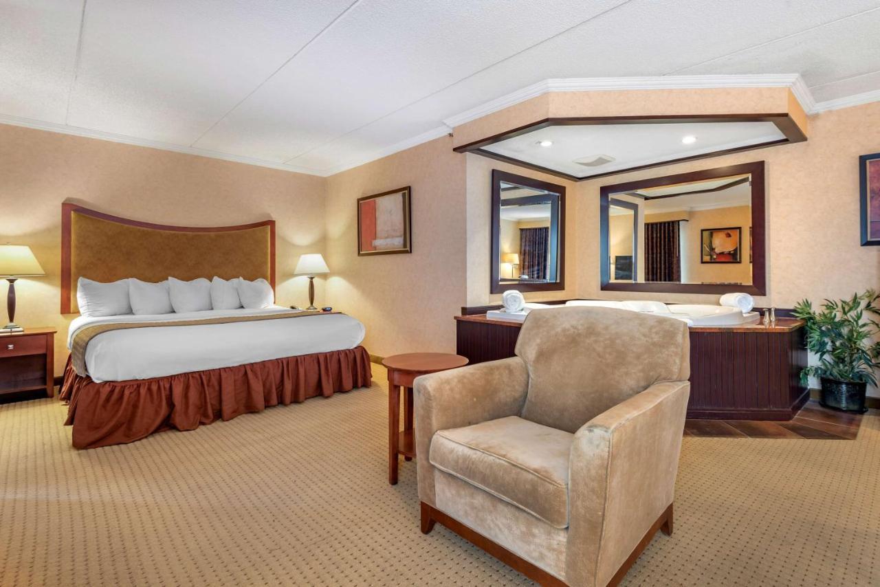 Best Western Plus Oswego Hotel And Conference Center Екстериор снимка