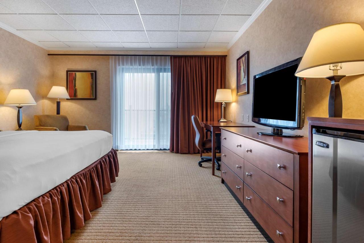 Best Western Plus Oswego Hotel And Conference Center Екстериор снимка