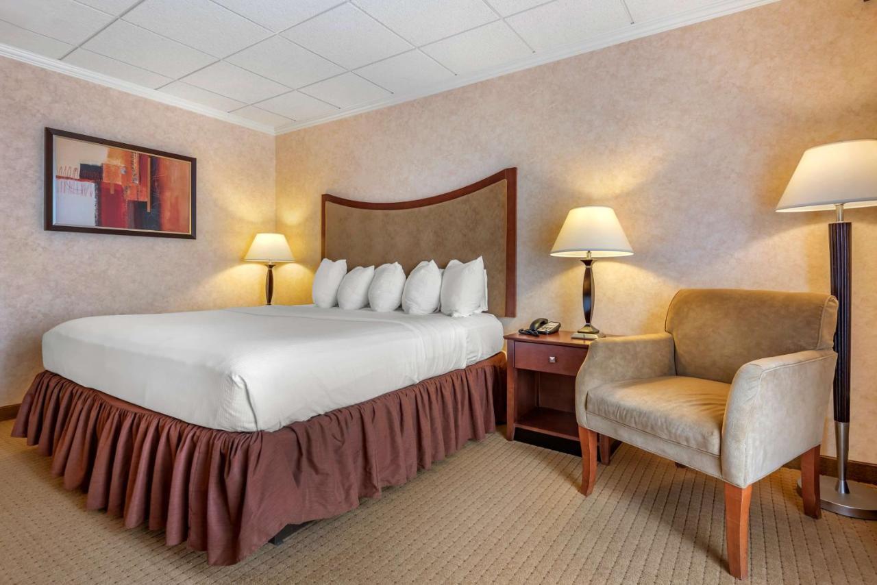 Best Western Plus Oswego Hotel And Conference Center Екстериор снимка