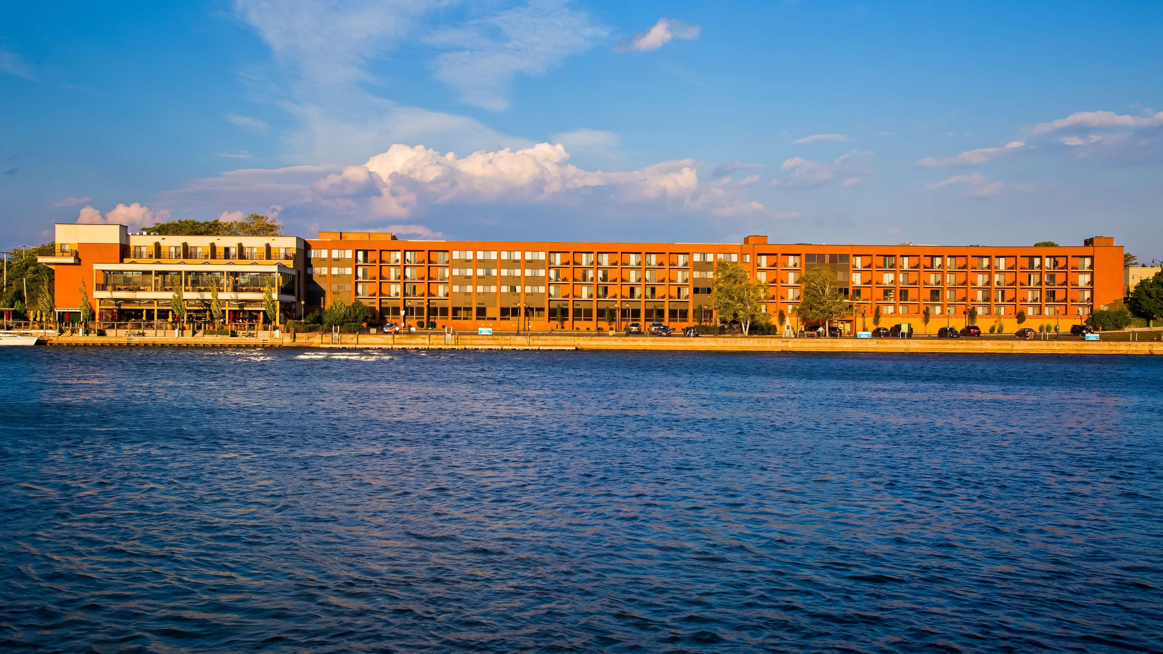 Best Western Plus Oswego Hotel And Conference Center Екстериор снимка