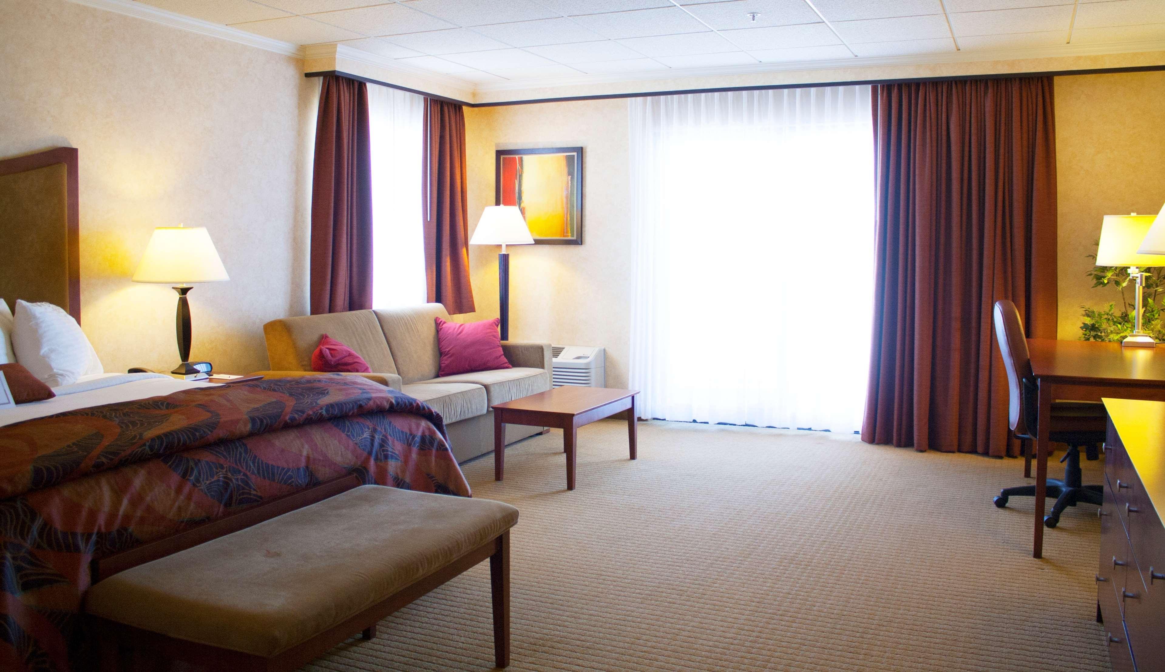 Best Western Plus Oswego Hotel And Conference Center Екстериор снимка