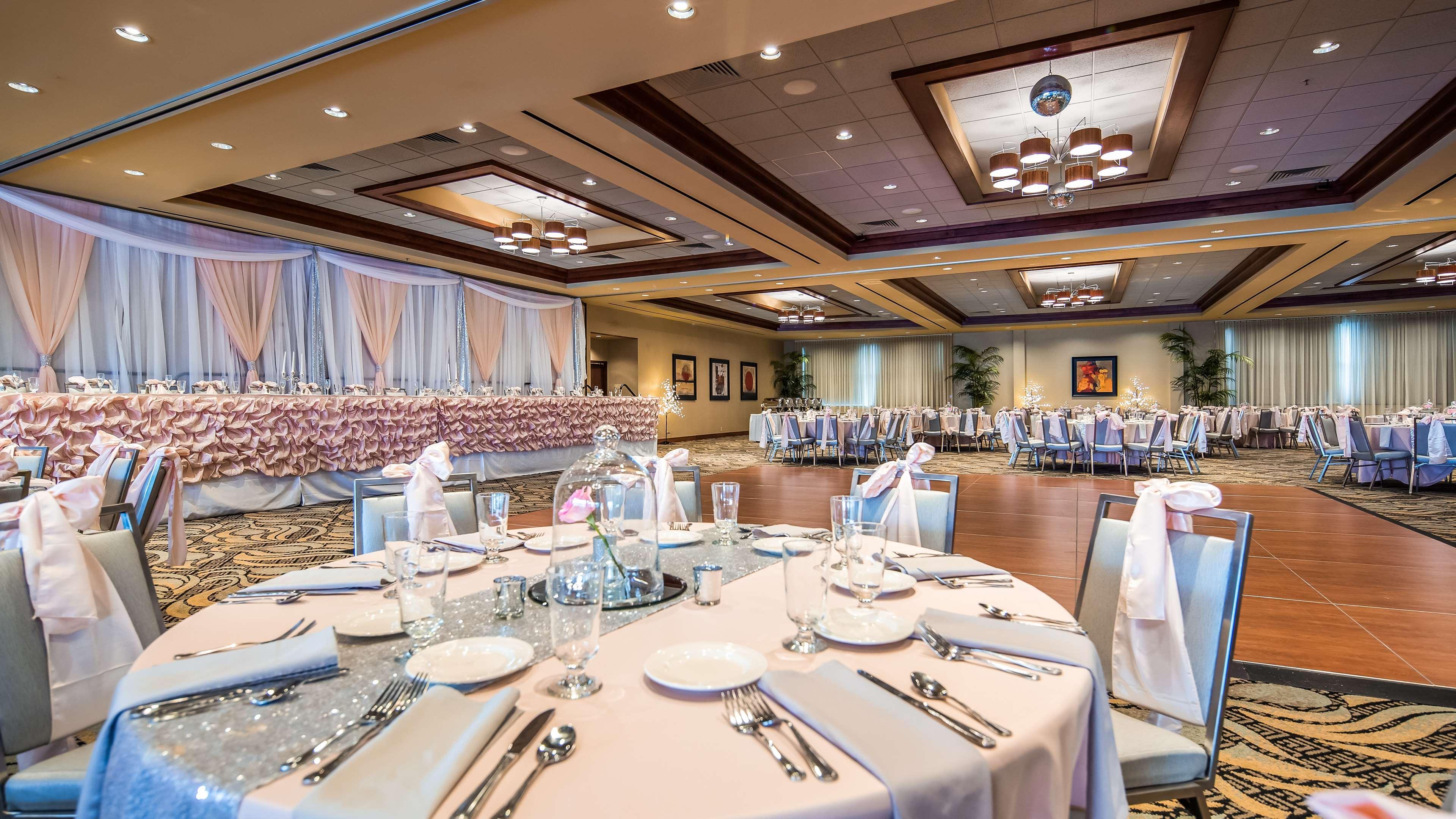 Best Western Plus Oswego Hotel And Conference Center Екстериор снимка