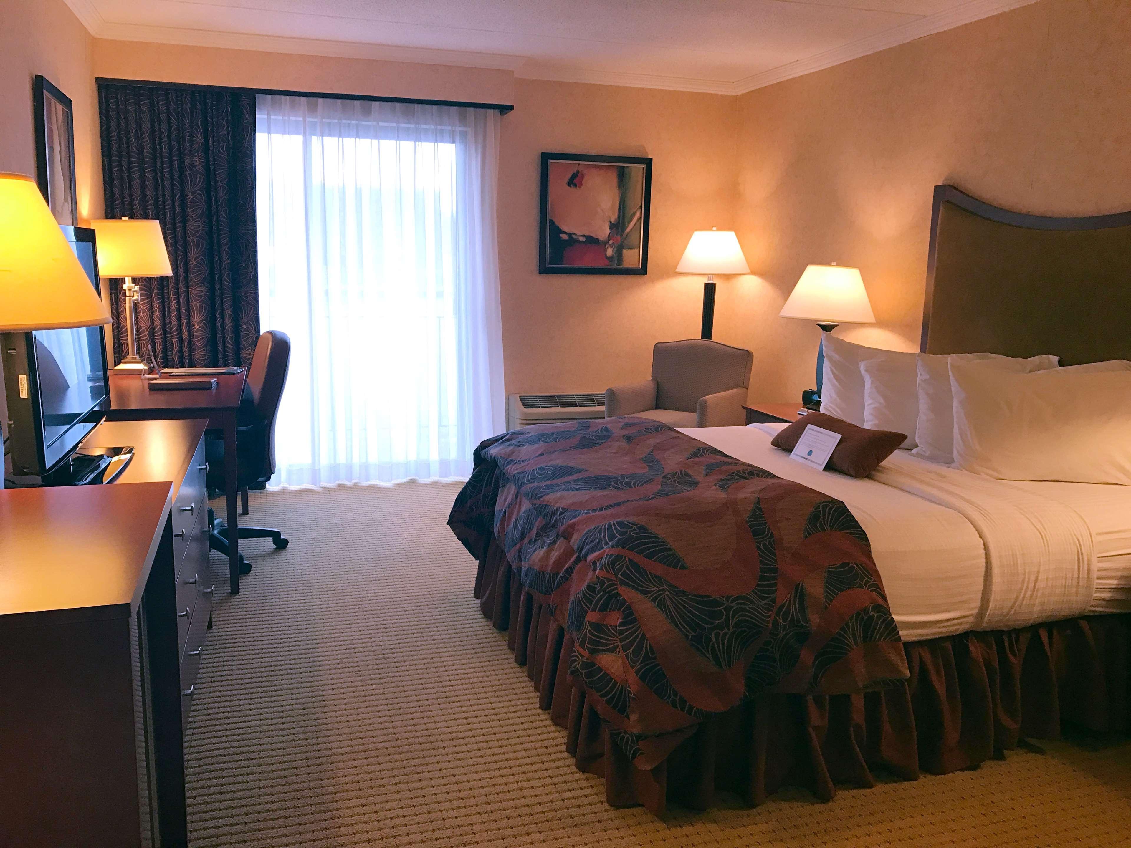 Best Western Plus Oswego Hotel And Conference Center Екстериор снимка
