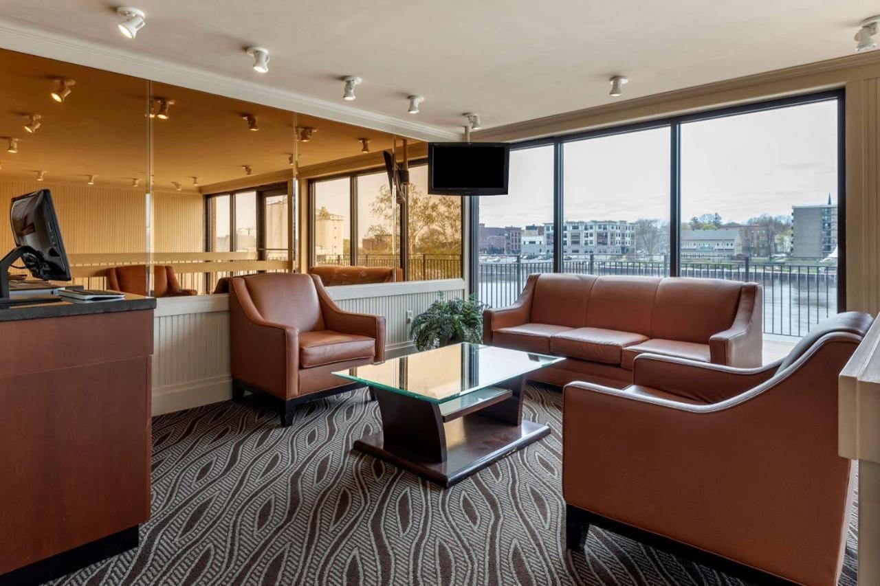Best Western Plus Oswego Hotel And Conference Center Екстериор снимка