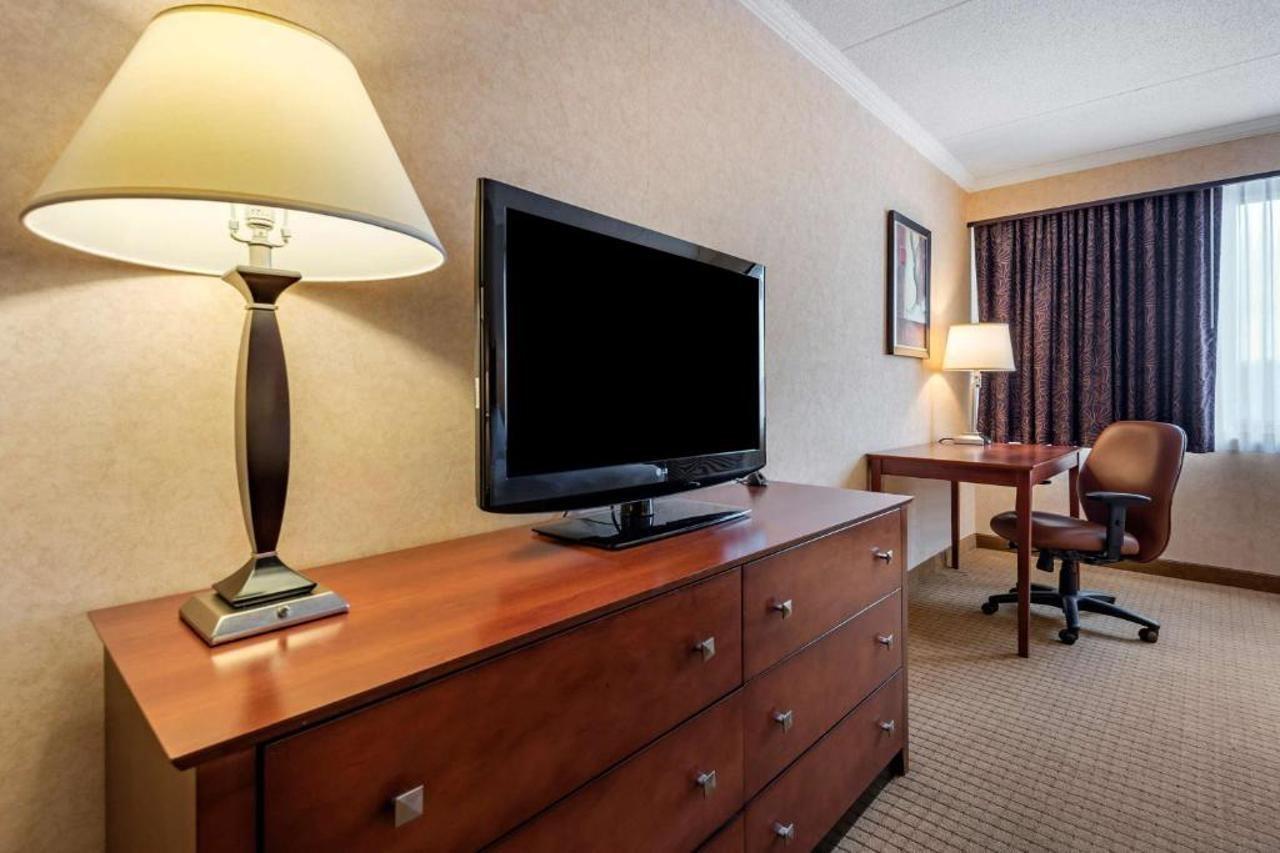Best Western Plus Oswego Hotel And Conference Center Екстериор снимка
