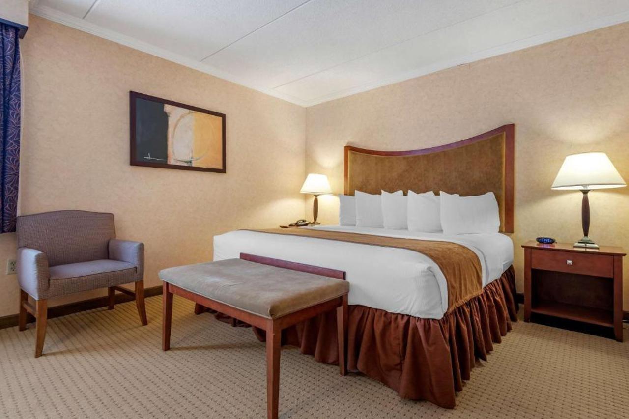 Best Western Plus Oswego Hotel And Conference Center Екстериор снимка